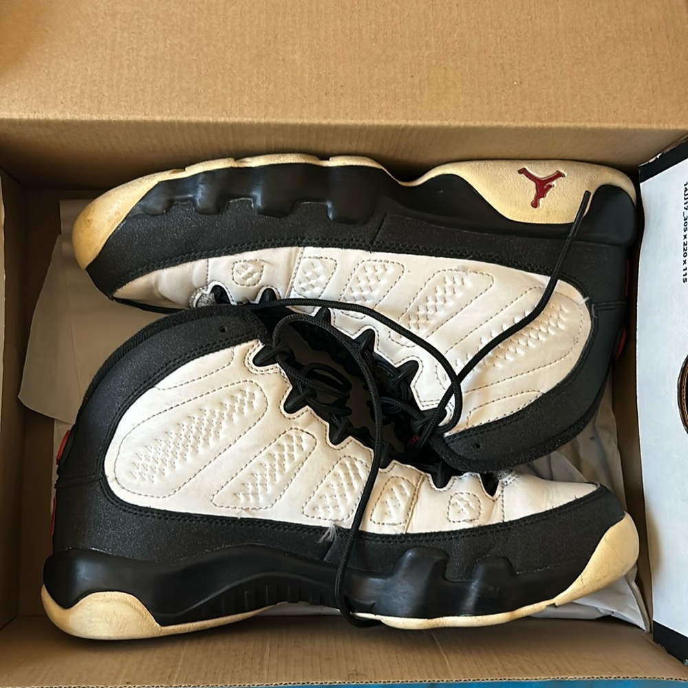 Air Jordan Retro 9 BG size 6.5 space jam